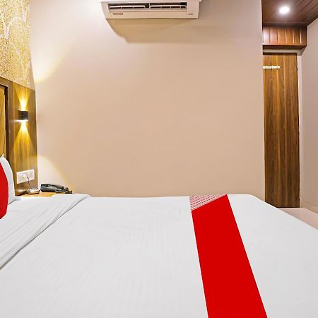 Super Hotel O Homestay Andheri East Mumbai  Buitenkant foto