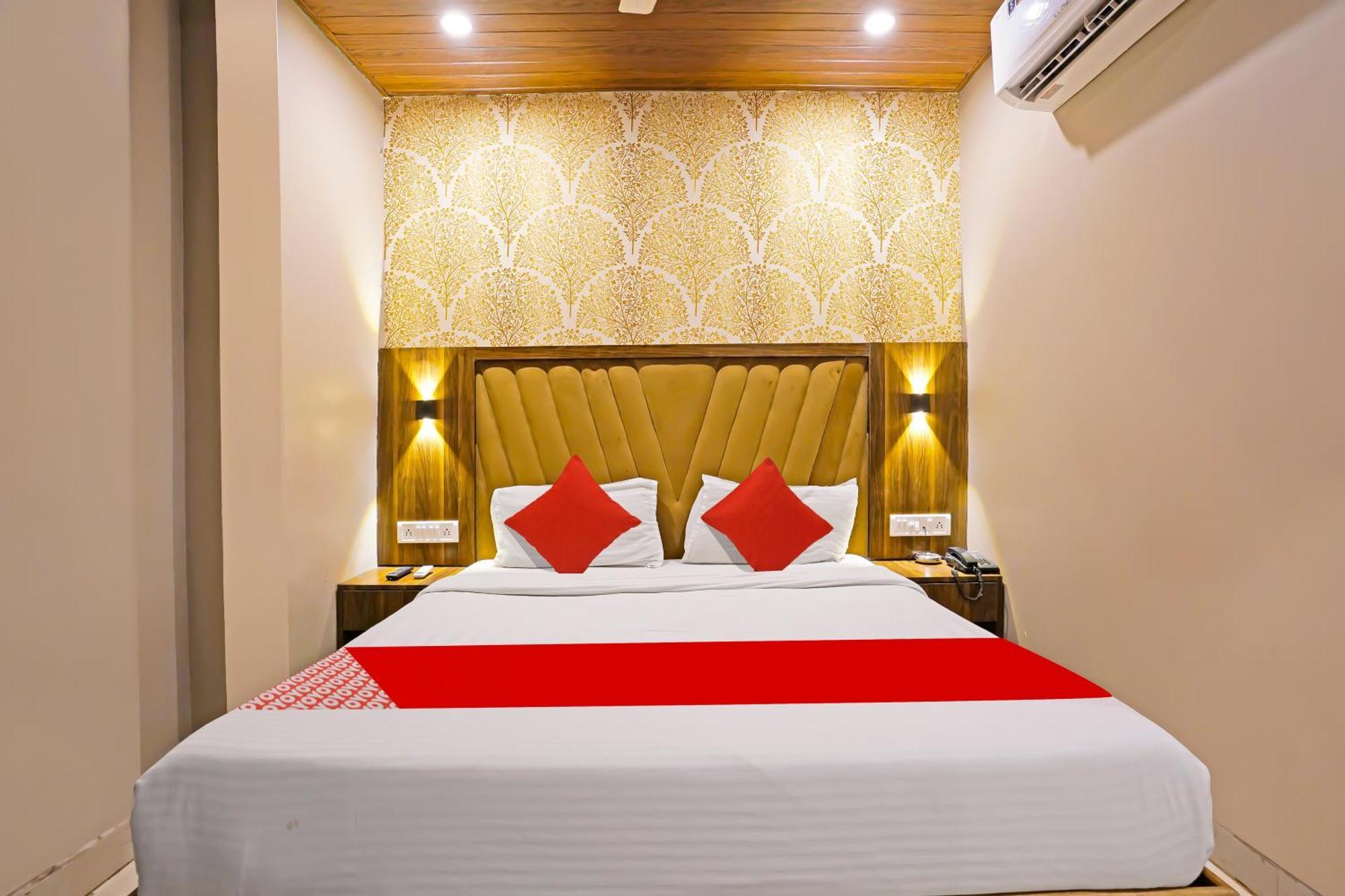 Super Hotel O Homestay Andheri East Mumbai  Buitenkant foto