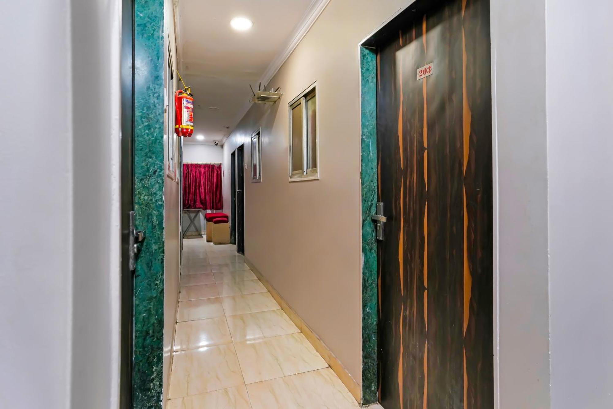 Super Hotel O Homestay Andheri East Mumbai  Buitenkant foto