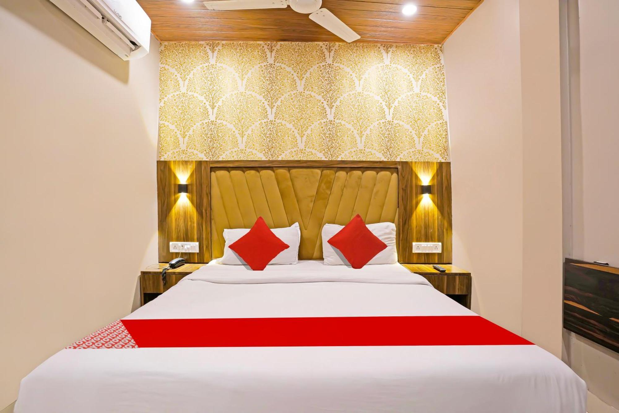 Super Hotel O Homestay Andheri East Mumbai  Buitenkant foto