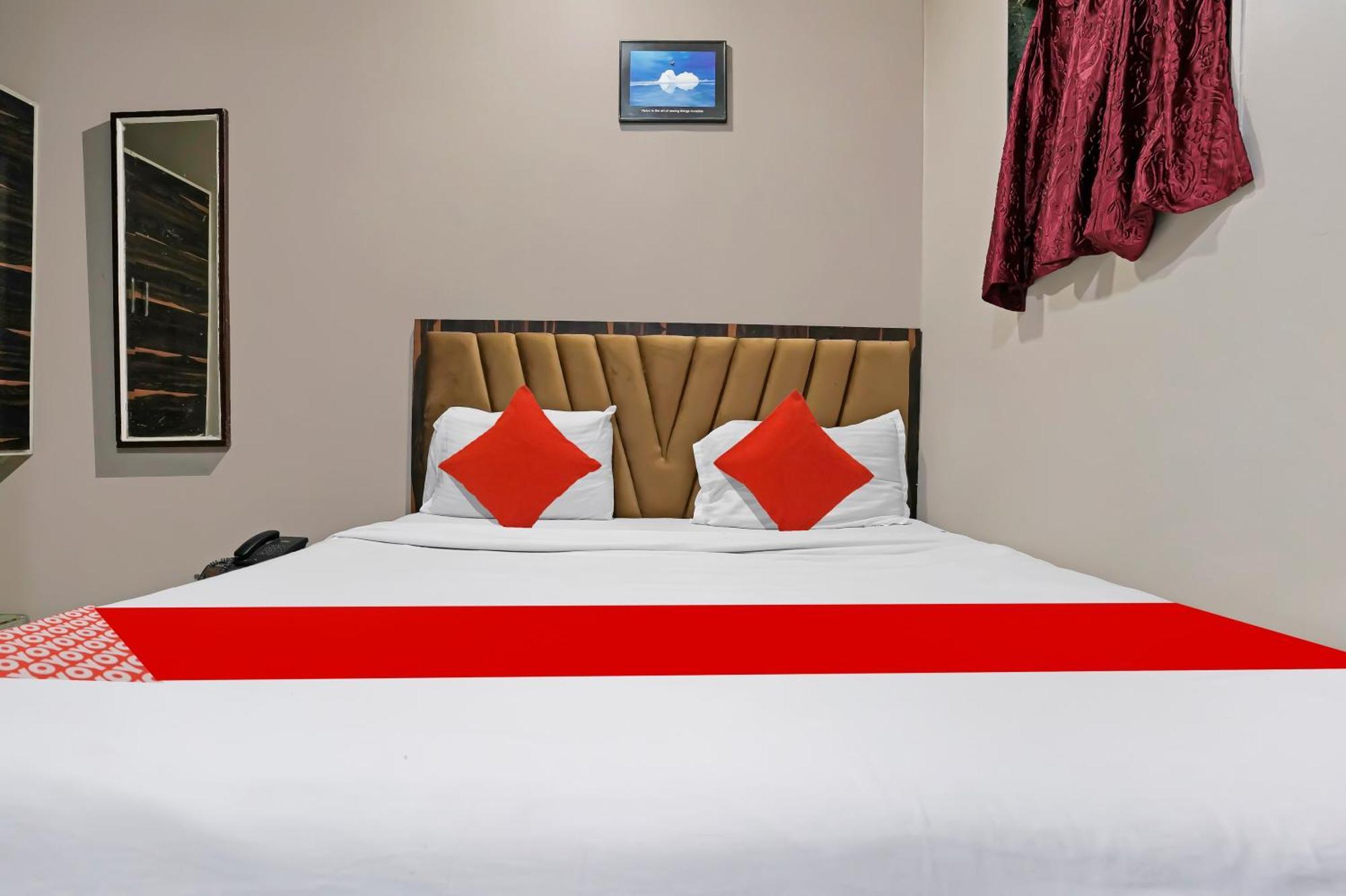 Super Hotel O Homestay Andheri East Mumbai  Buitenkant foto
